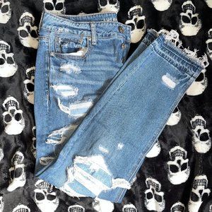 American Eagle Tomgirl Distressed Relaxed Jeans